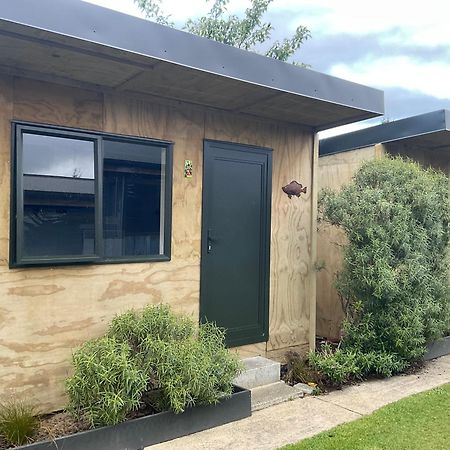 Mountains Edge Cabins Monowai Exterior foto
