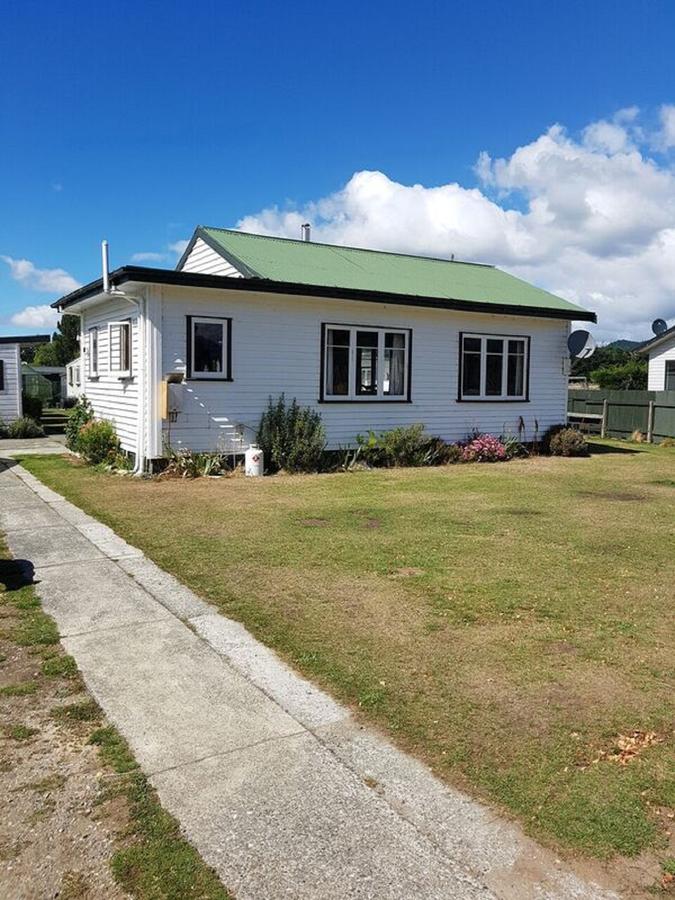 Mountains Edge Cabins Monowai Exterior foto