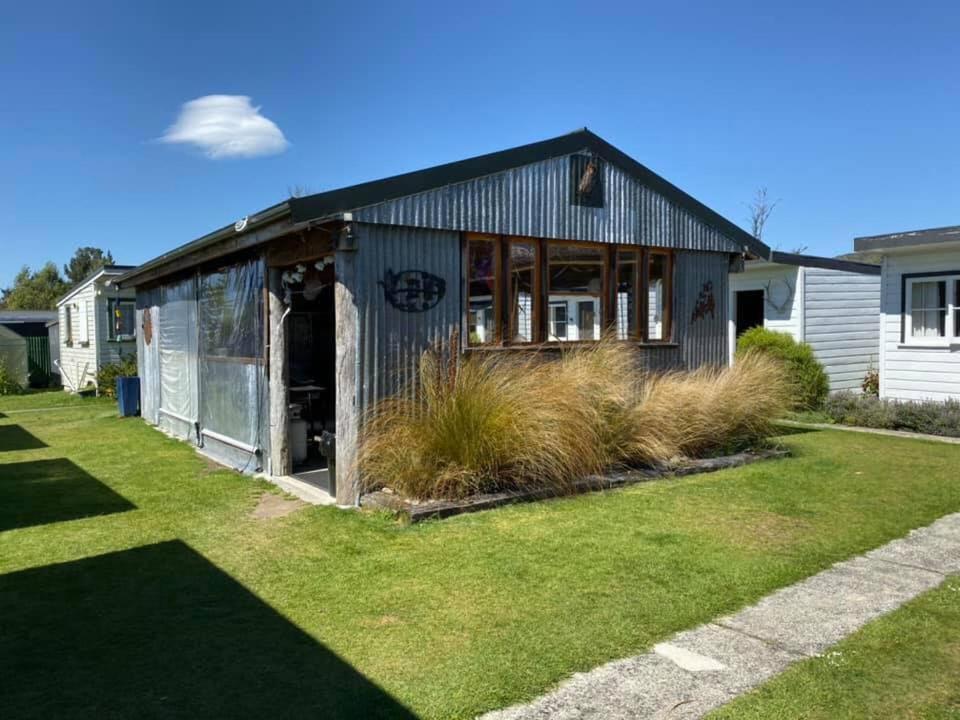Mountains Edge Cabins Monowai Exterior foto