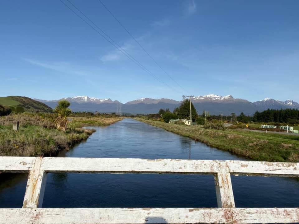 Mountains Edge Cabins Monowai Exterior foto