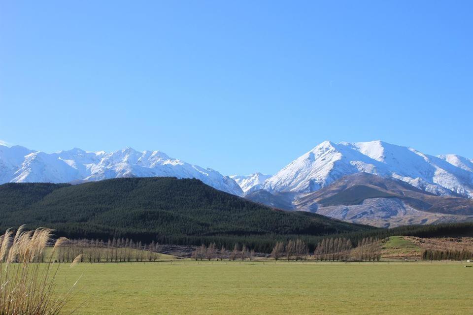 Mountains Edge Cabins Monowai Exterior foto